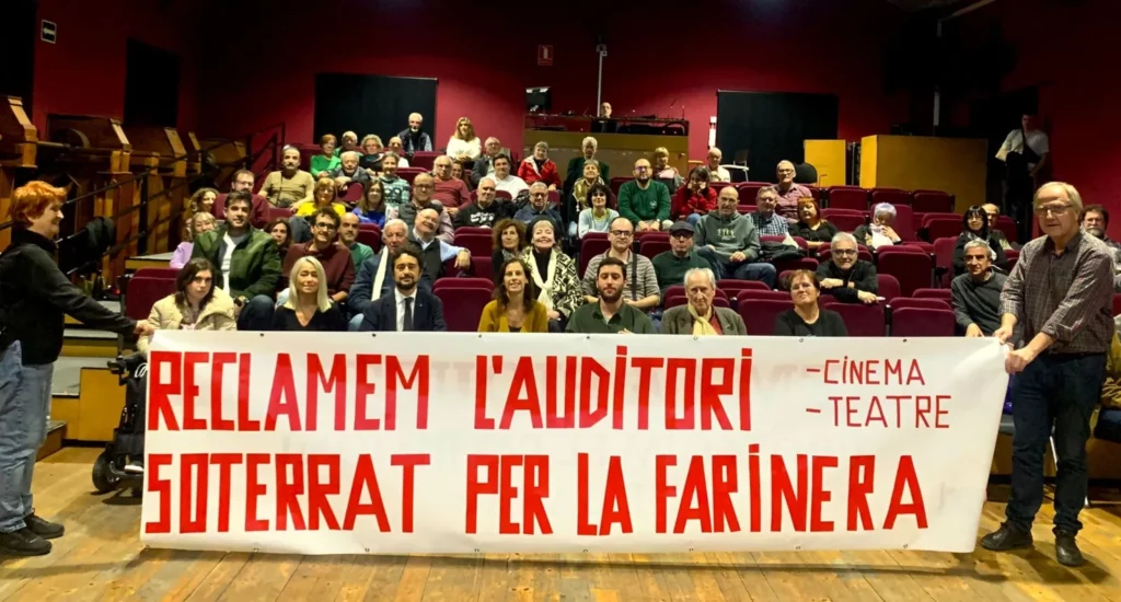 l gobierno del PSC en Barcelona descarta construir un auditorio soterrado junto a la Farinera, reclamado por el vecindario del Clot-Camp de l’Arpa desde hace 17 años.