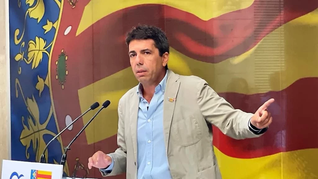 Carlos Mazón compara ayudas a Gaza y a la DANA en Valencia con falsedades y racismo. El PP desinforma para dividir y esconder su incapacidad, mientras ignora los valores de solidaridad y derechos humanos. No es política, es manipulación.