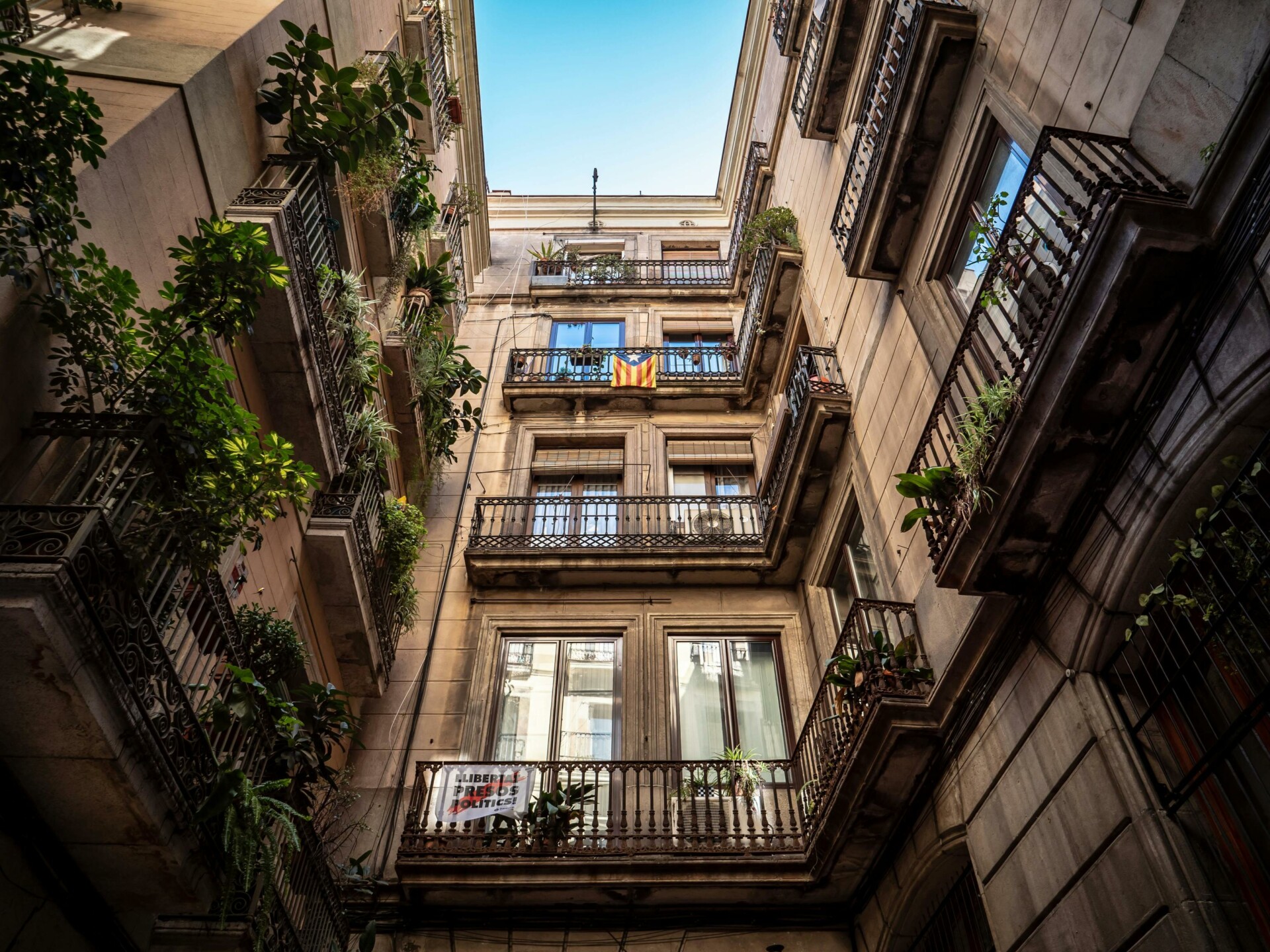 El Sindicat de Llogateres acusa a ERC de abrir la puerta al desmantelamiento del decreto contra la especulación inmobiliaria