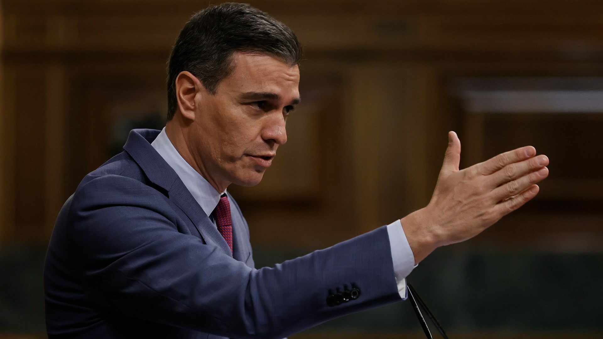 Sánchez dispara el gasto militar hasta el 2% del PIB mientras Sumar denuncia un plan “desorbitado” y sin consenso