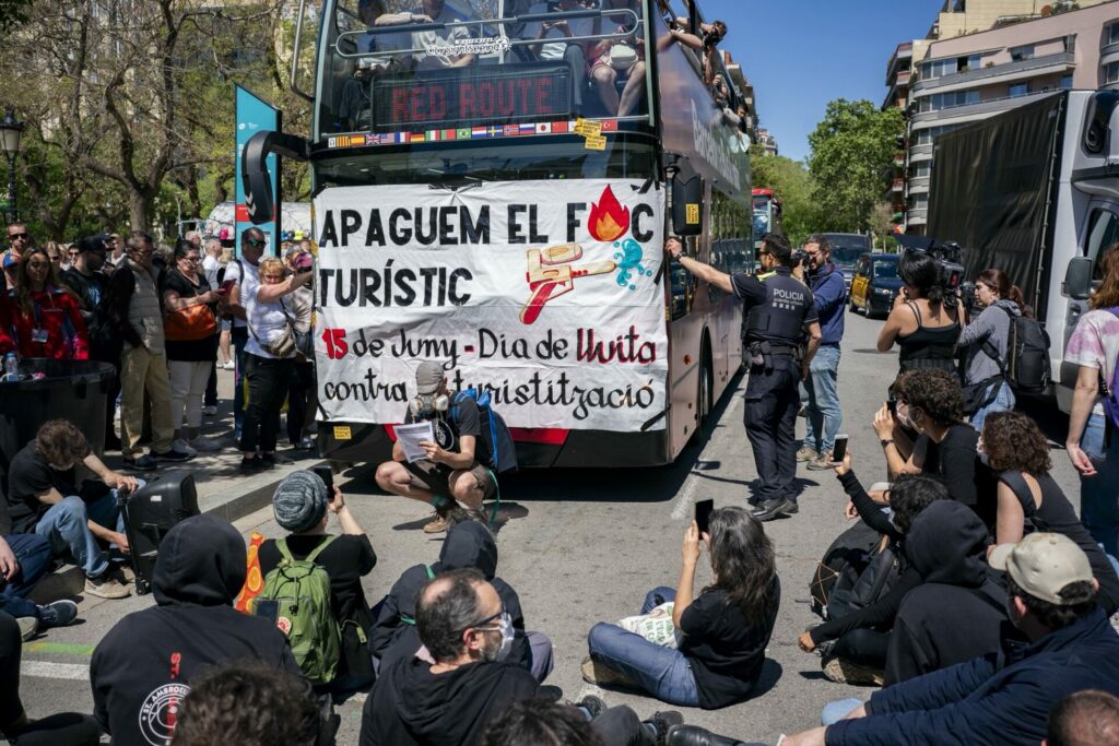 mossos turismo masivo