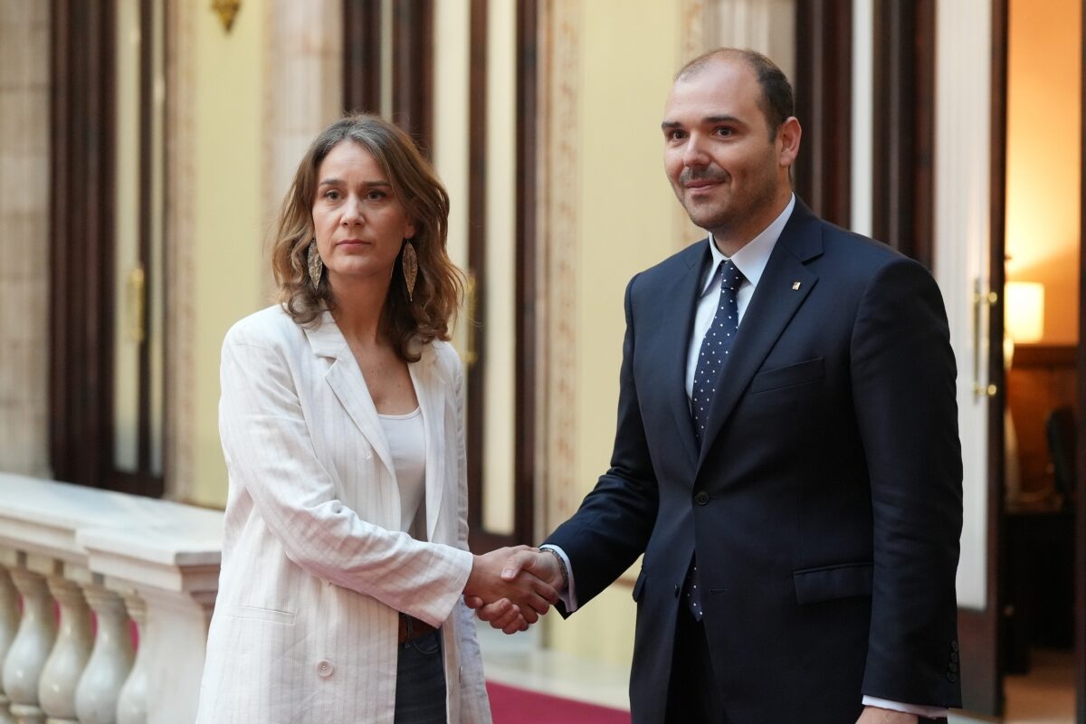 Govern y Comuns acuerdan cerrar «de inmediato» la oficina de acción exterior en Israel