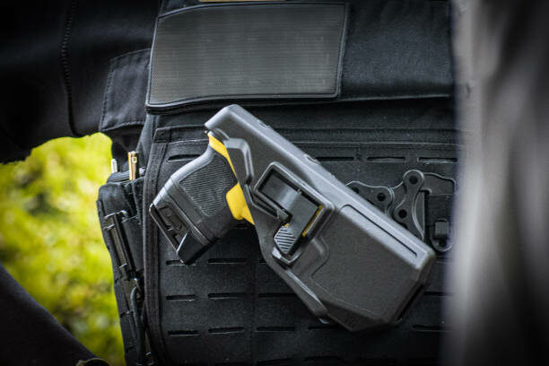 pistolas taser guardia urbana barcelona