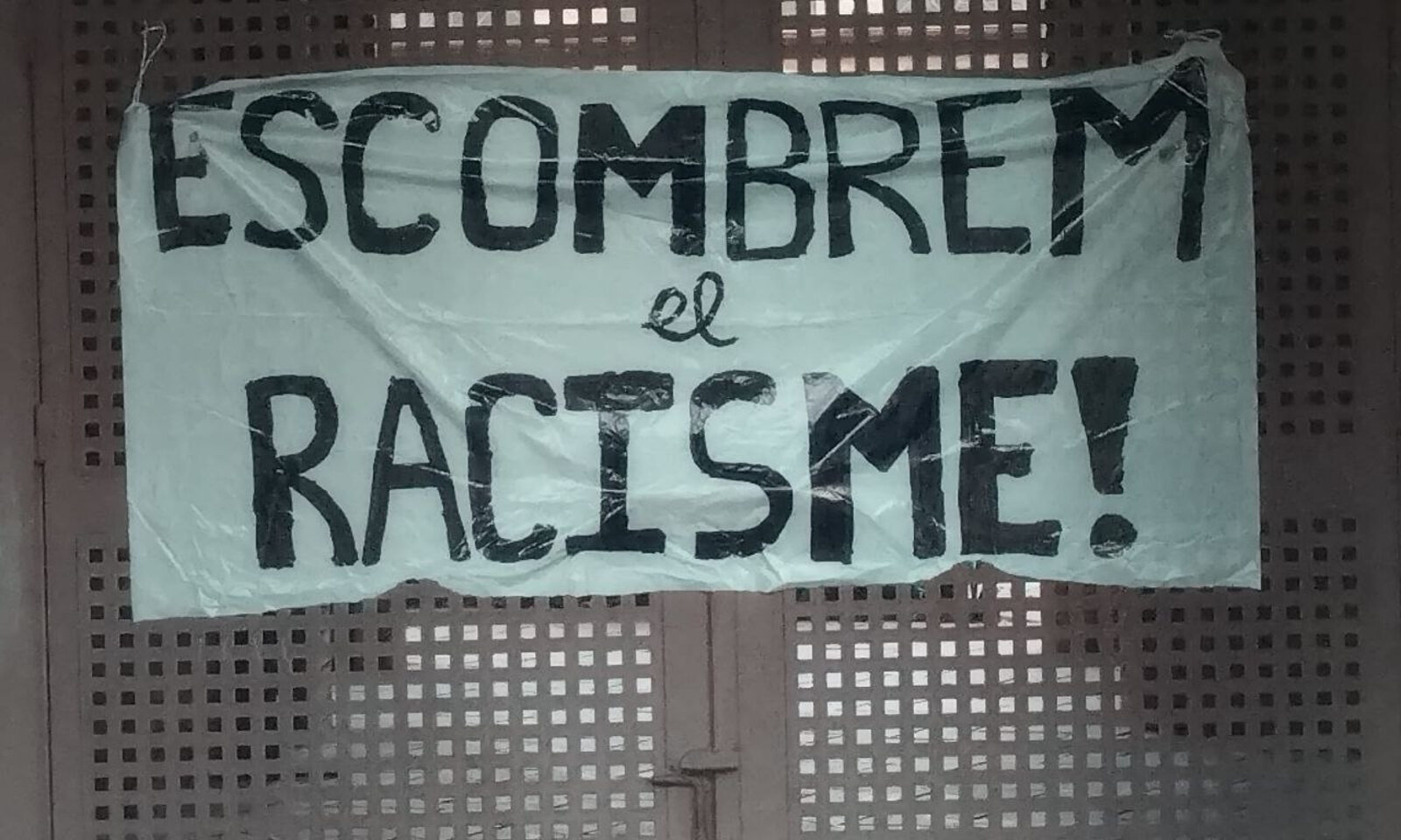La redada policial en un acto comunitario en Nou Barris acaba con detenciones y provoca protestas vecinales