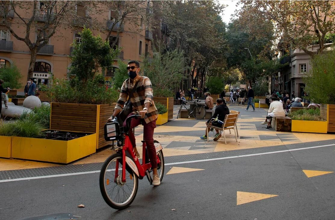Barcelona reduce más de un 85% los accidentes de tráfico en sus Superilles entre 2021 y 2024