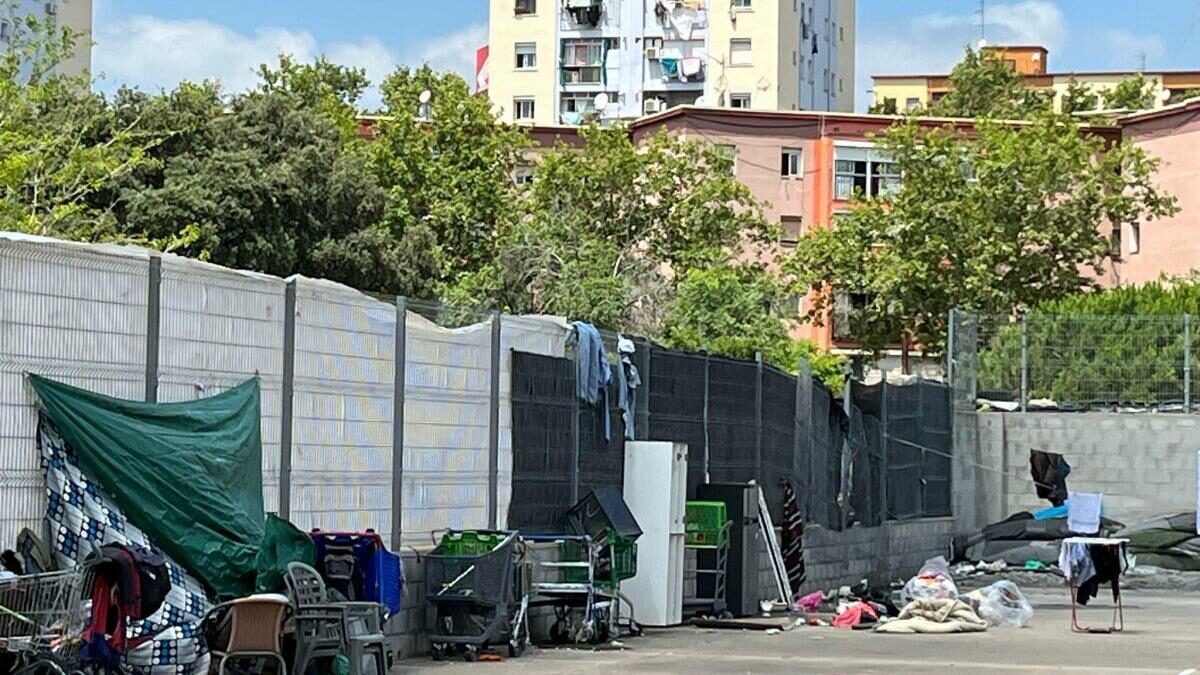 Una jubilada de Badalona acoge en su casa a personas desalojadas del edificio B9