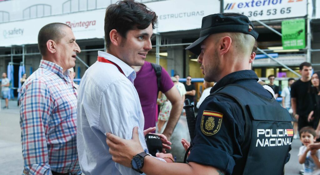 Vito Quiles expedientado