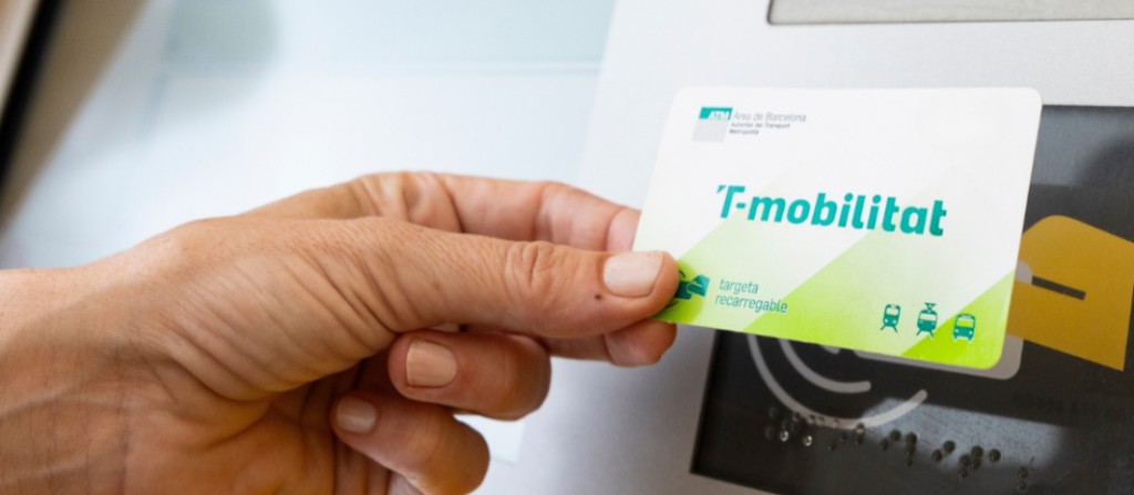 Los Comuns han pactado con el Govern la continuidad de la rebaja del transporte público durante toda la legislatura. El acuerdo garantiza tarifas reducidas para millones de usuarios y consolida el transporte público como herramienta clave frente al aumento del coste de la vida.