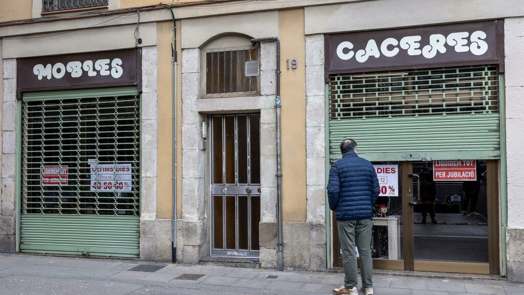 Barcelona pierde comercios históricos mientras Jaume Collboni no actúa frente a los alquileres abusivos