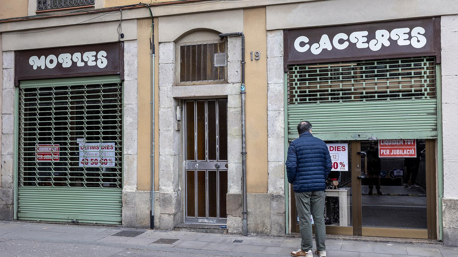Barcelona pierde comercios históricos mientras Jaume Collboni no actúa frente a los alquileres abusivos