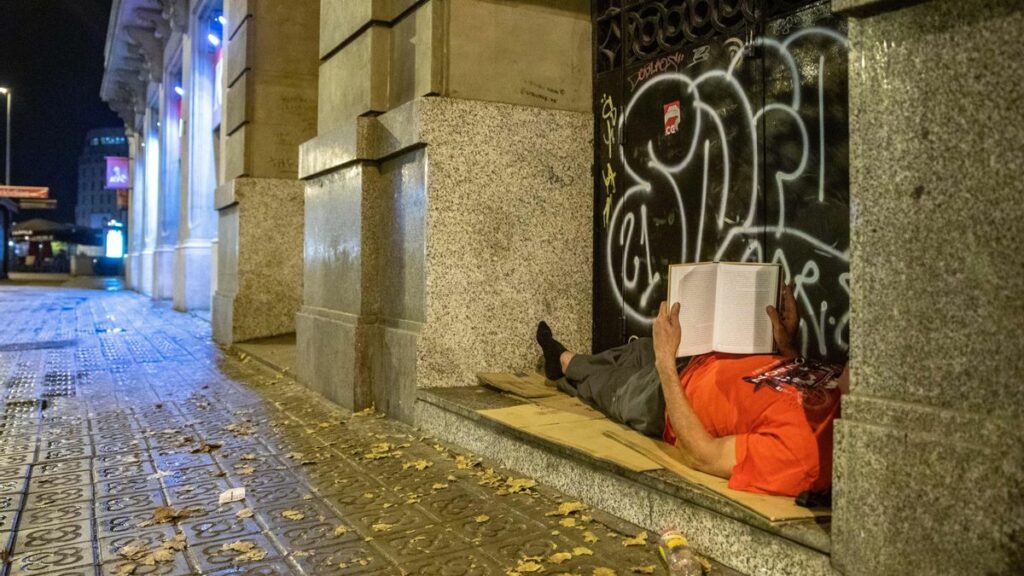 El 24,8 % de la población catalana está en riesgo de pobreza o exclusión social, según el Idescat