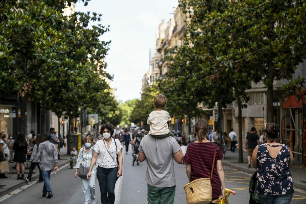 El 90 % de la ciudadanía de Barcelona valora positivamente la diversidad de la ciudad, según una encuesta municipal