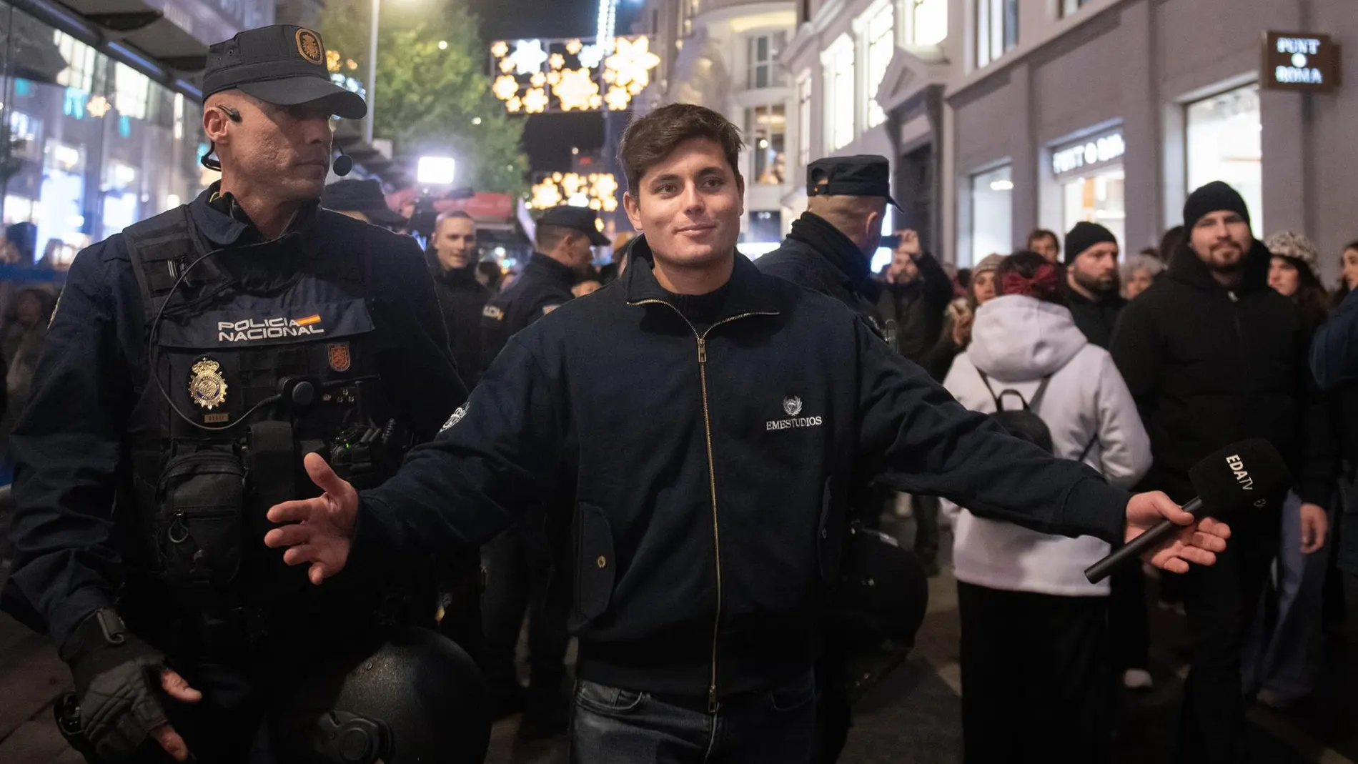 Sarah Santaolalla denuncia que Vito Quiles la agredió físicamente en un acto público