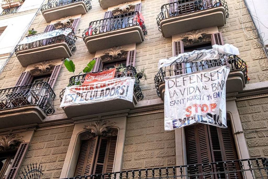 Inversores internacionales impulsan la expulsión de inquilinos en el bloque Sant Agustí