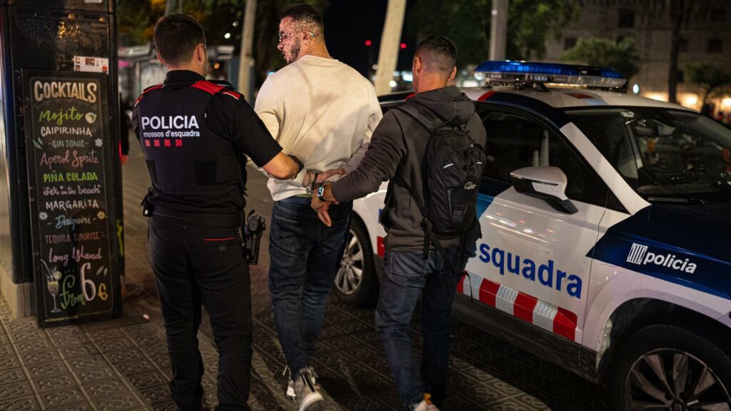 Irídia judicializó 53 casos de violencia institucional en 2025 y denuncia un aumento del racismo policial