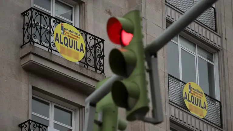 La vivienda en propiedad cae entre los hogares españoles mientras aumenta la acumulación de inmuebles en grandes propietarios