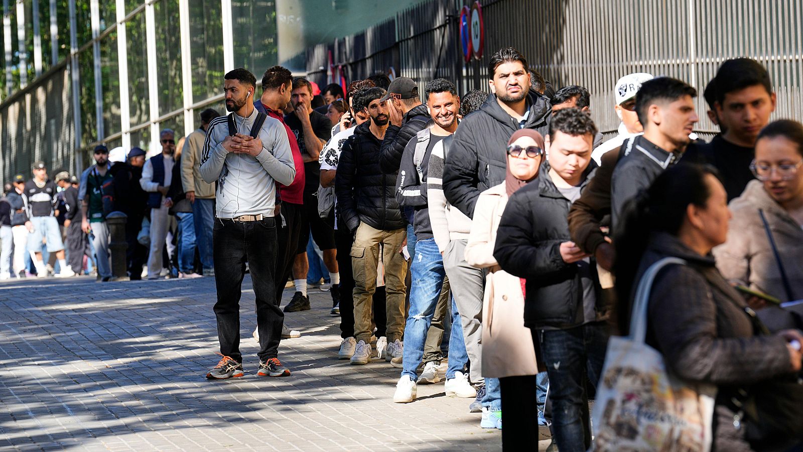 Una cooperativa catalana lanza una app gratuita para facilitar la regularización de migrantes