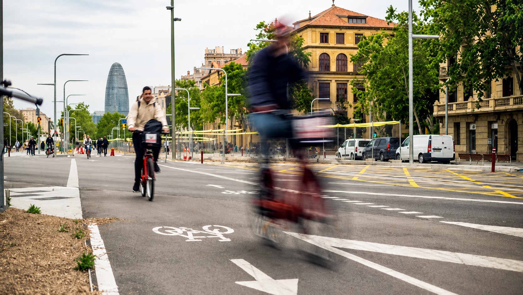 El Ayuntamiento de Barcelona frena la expansión del carril bici durante el mandato de Collboni
