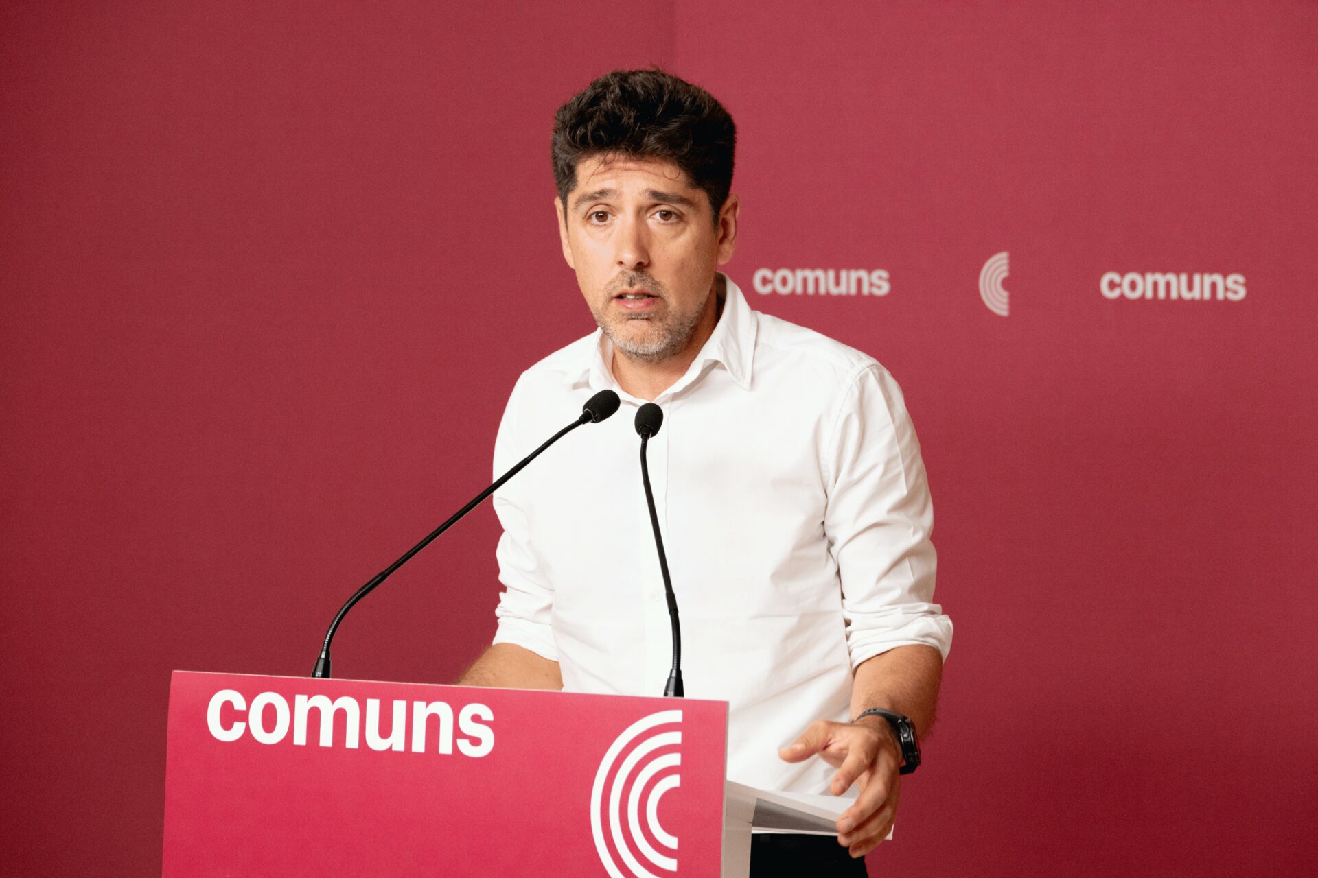 Los Comuns abogan por subir los impuestos a las grandes fortunas y limitar la compra especulativa de vivienda