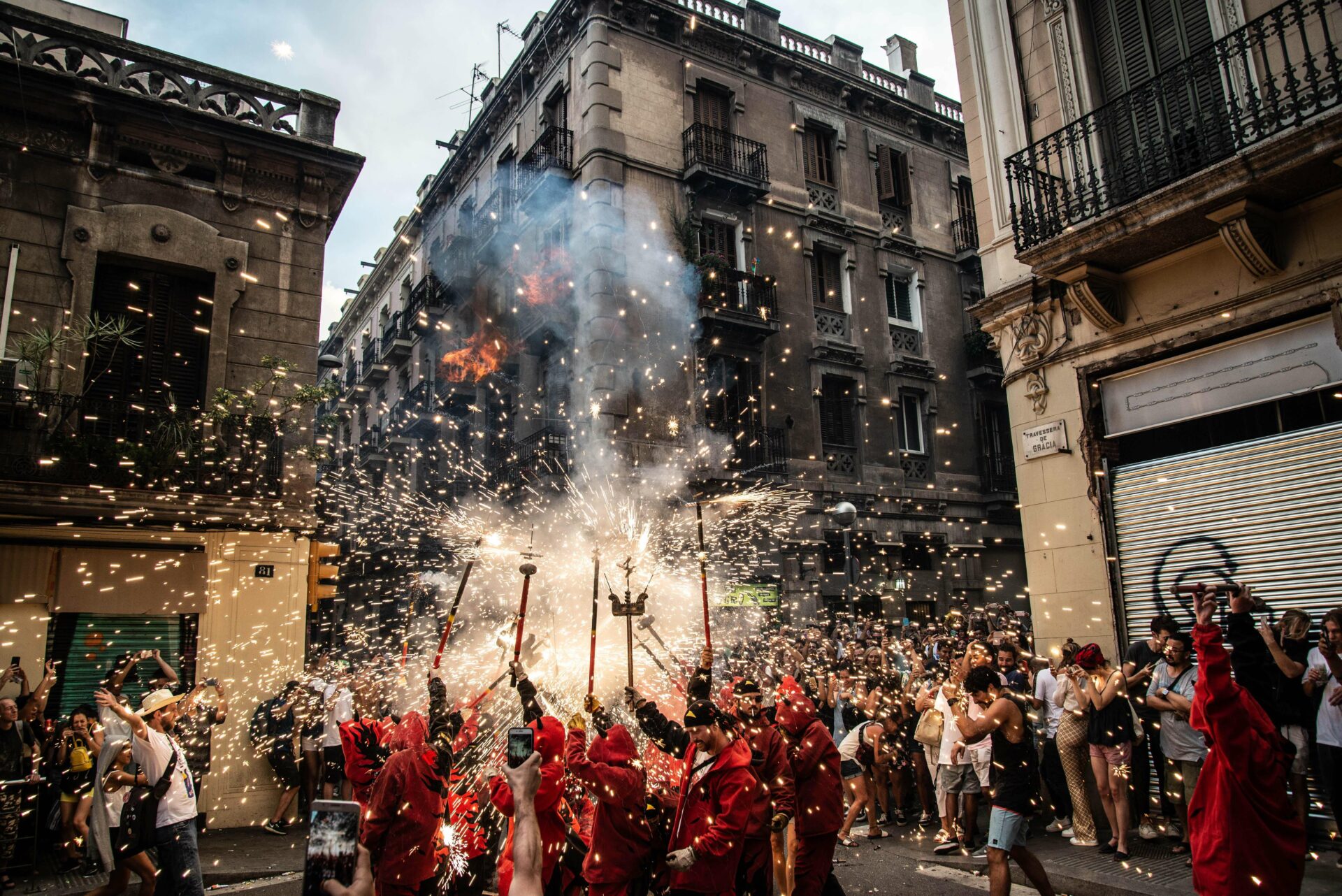 El govern del PSC impulsa una normativa que posa contra les cordes les entitats culturals i socials de Gràcia