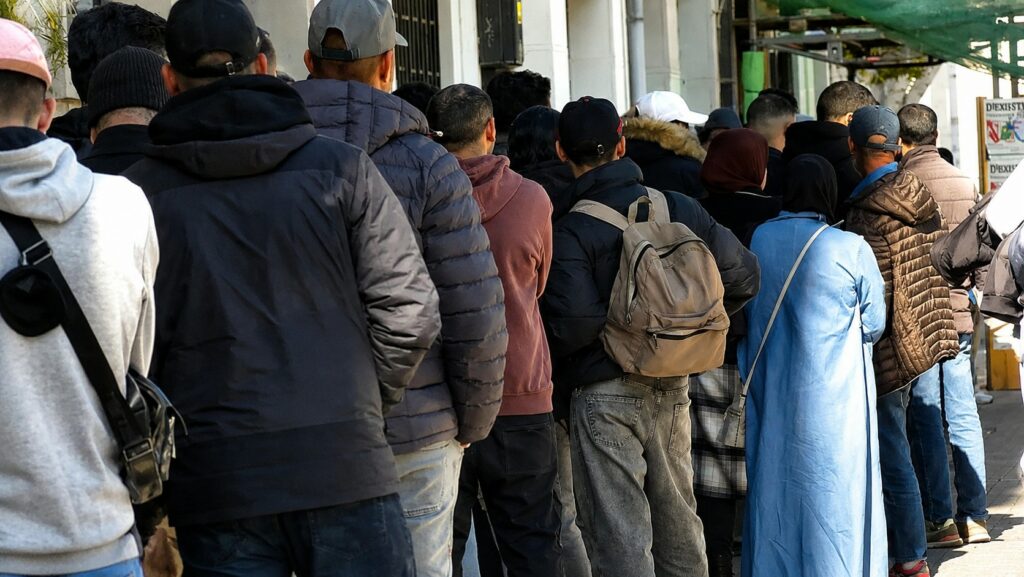 España cierra la regularización extraordinaria de migrantes