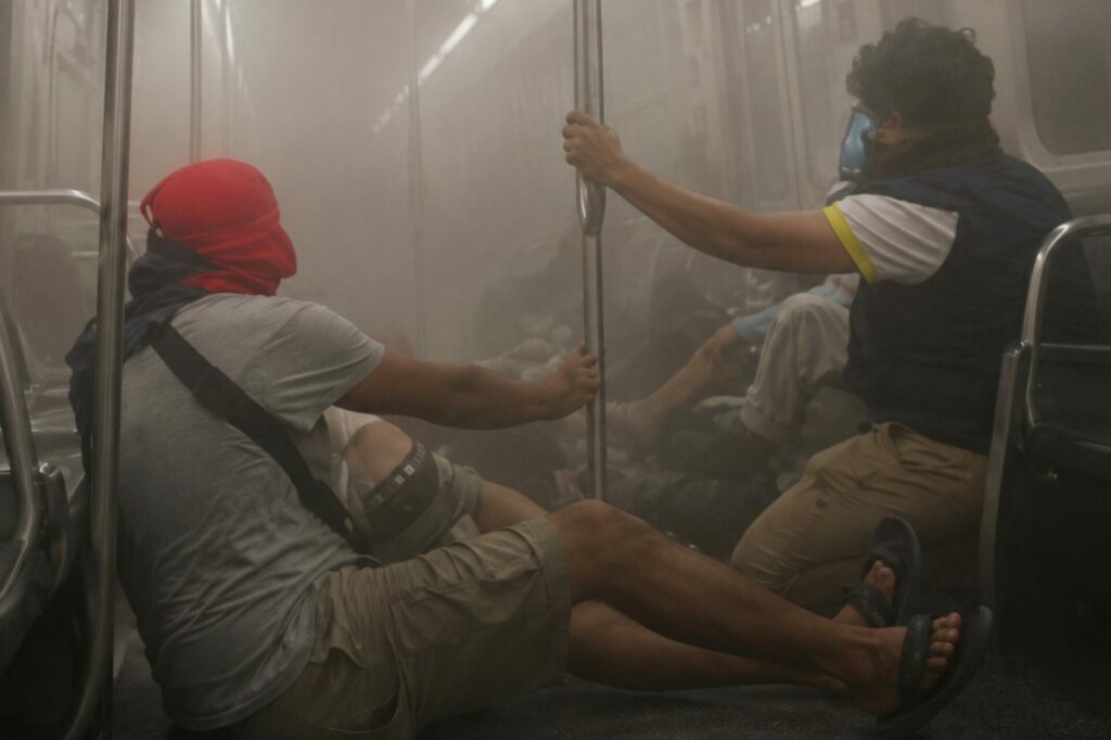 Un incendio en la L1 deja 137 personas atendidas por inhalación de humo