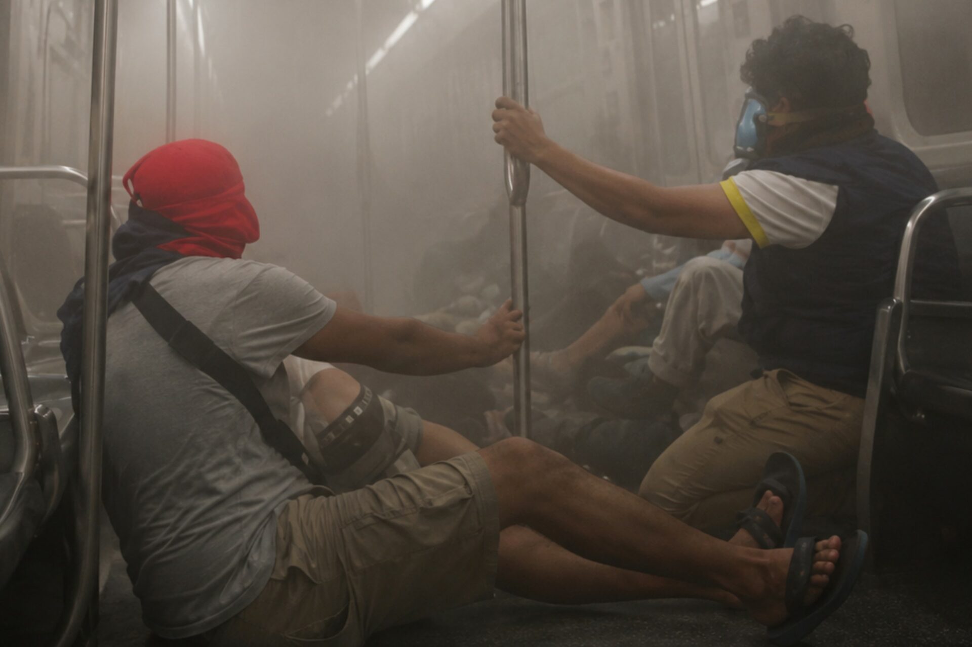 Un incendio en la L1 deja 137 personas atendidas por inhalación de humo