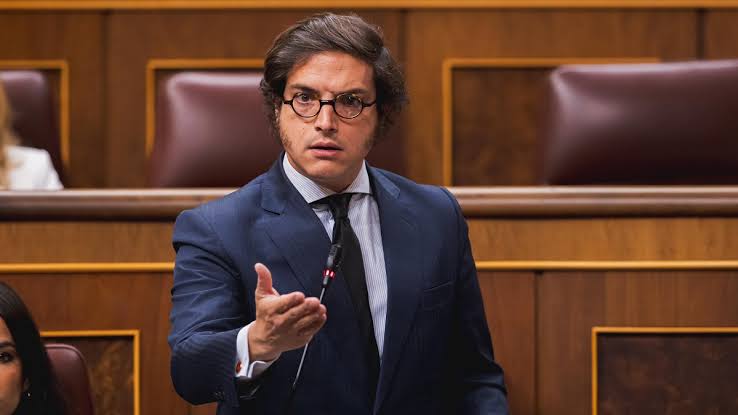 Vox pide suspender el voto por correo de los españoles residentes en el extranjero