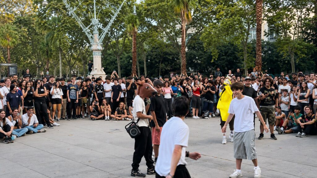 Las batallas para «farmear aura» llevan la tendencia viral de internet