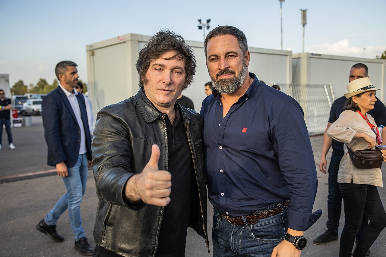 Milei anuncia que viajará a España en plena campaña electoral para dar apoyo a Vox
