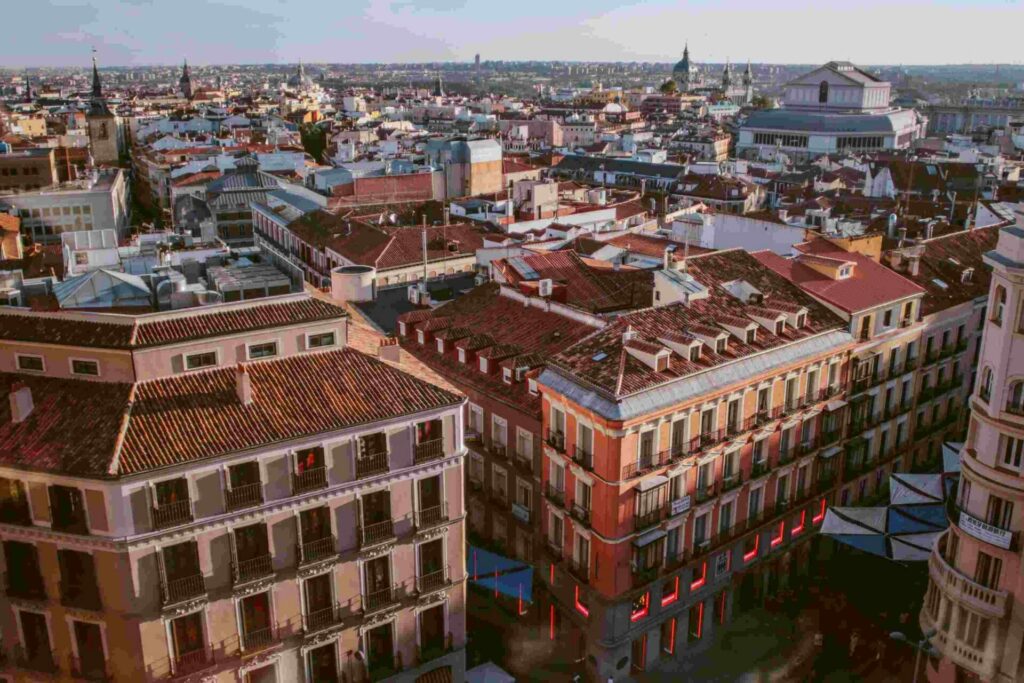 Dos de cada tres españoles apoyan un nuevo impuesto a los propietarios que acumulan viviendas