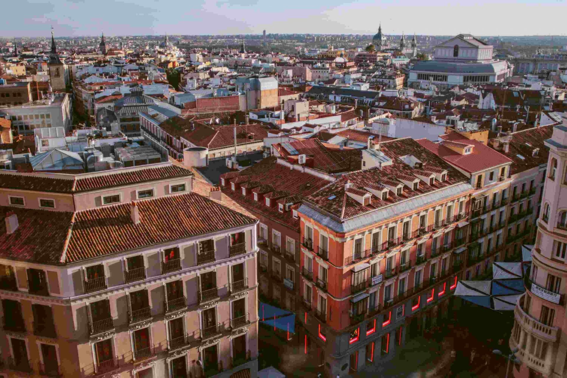 Dos de cada tres españoles apoyan un nuevo impuesto a los propietarios que acumulan viviendas